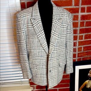 Classic Houndstooth Blazer